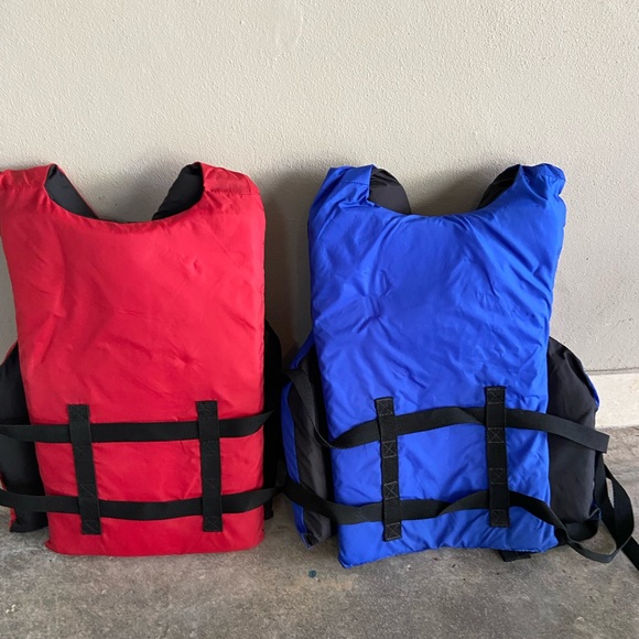 2 Airhead Life Vest - Picture 2 of 4